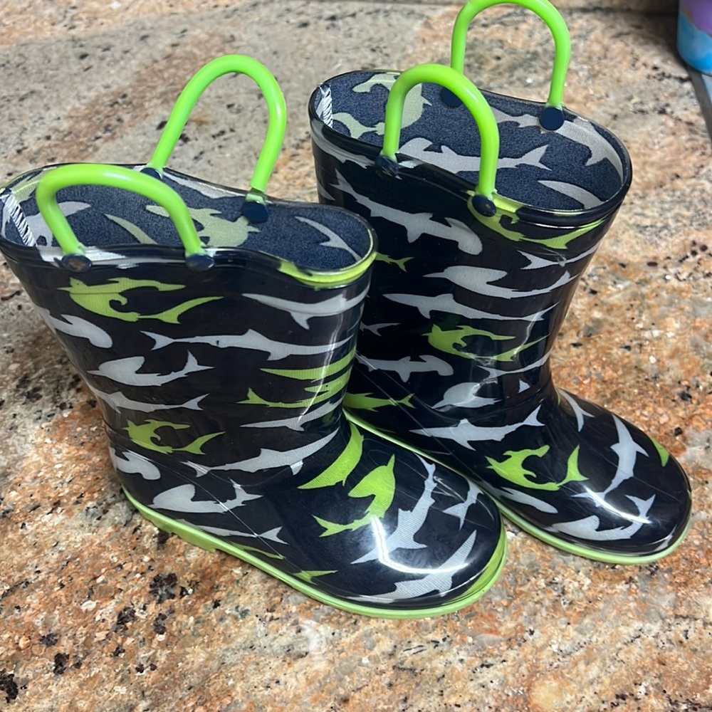 Kids rain boots
